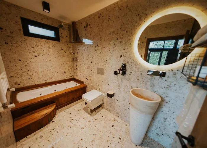 Backyard * ספנג'ה