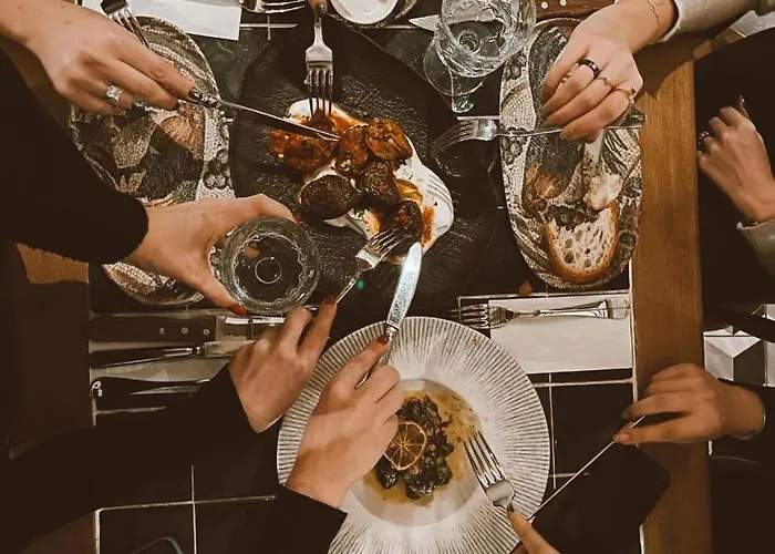 Backyard מלון ספנג'ה